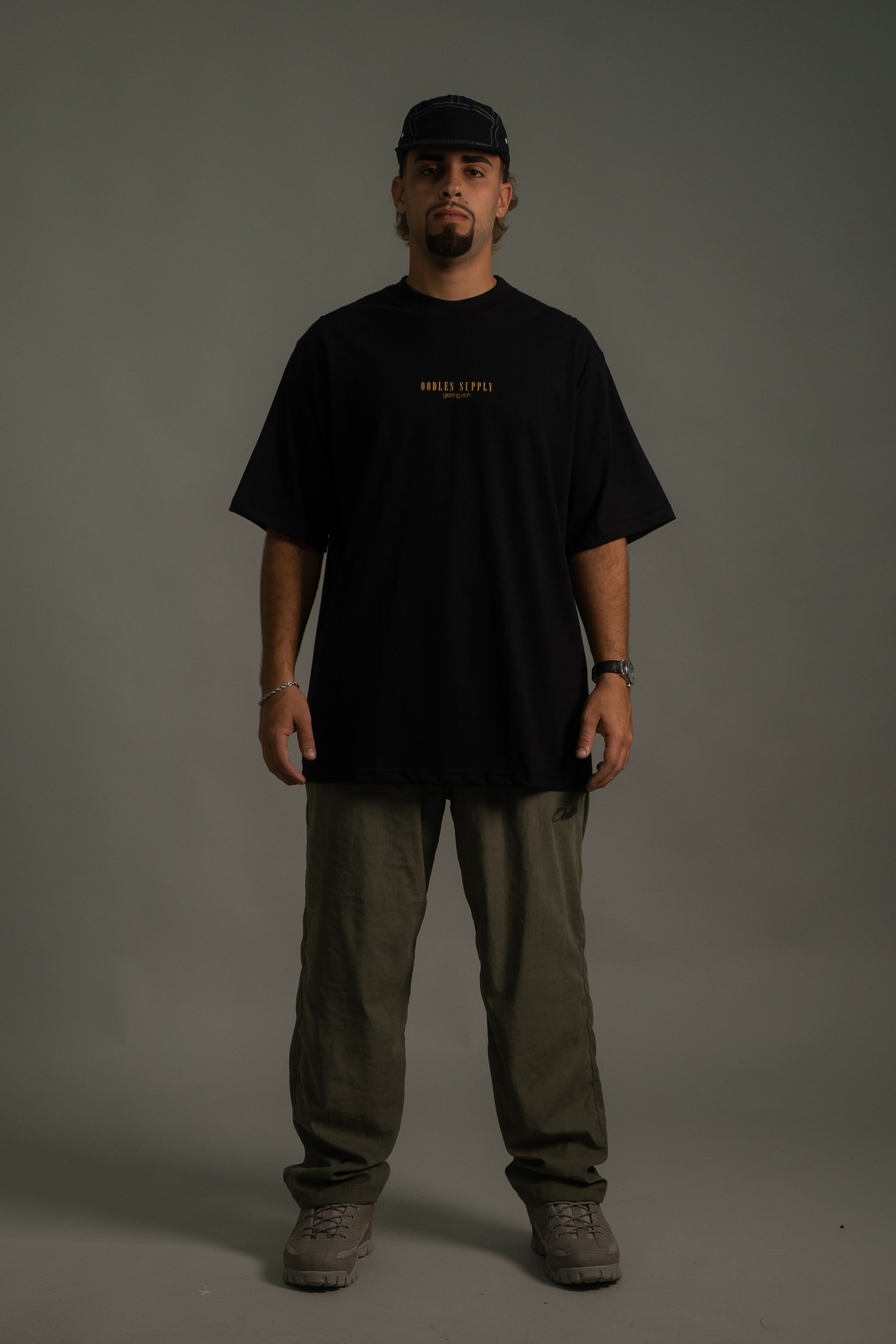 Camiseta Oodles - Rich - Preto